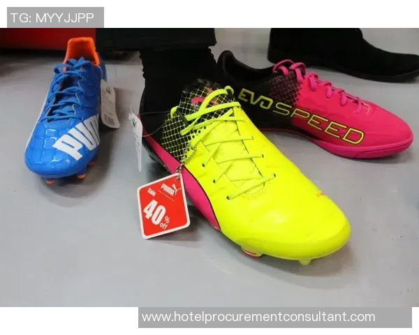 足球鞋与钉鞋的区别与选择指南助你在赛场上发挥最佳表现